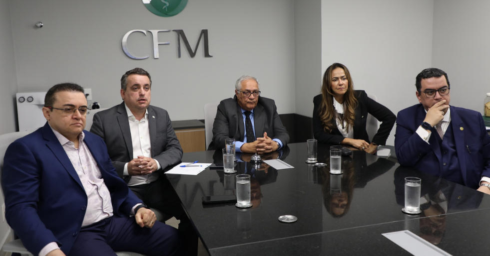 Coletiva de imprensa do CFM sobre violência contra médico