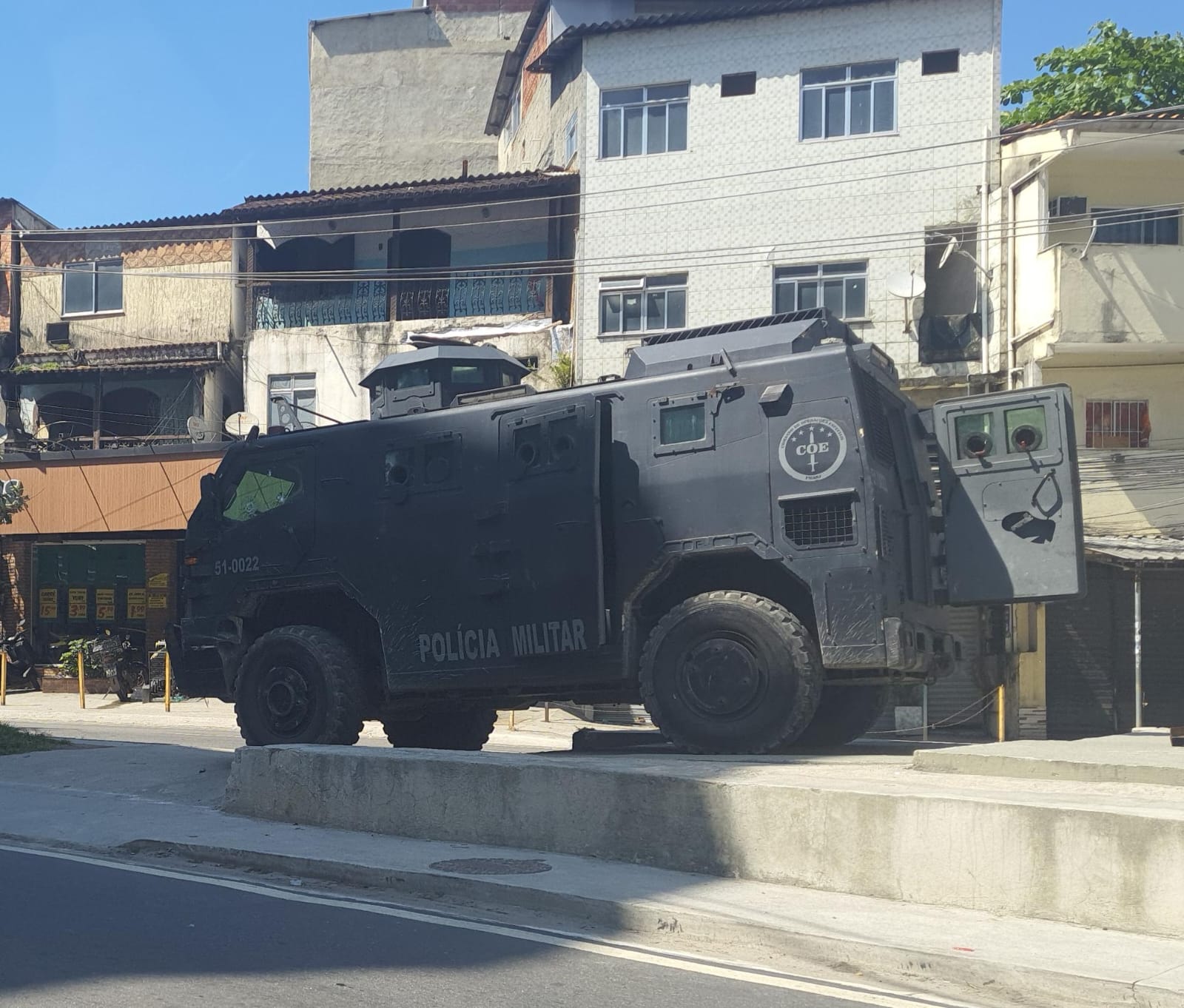 PM reforça segurança na Muzema após novo sequestro de ônibus.