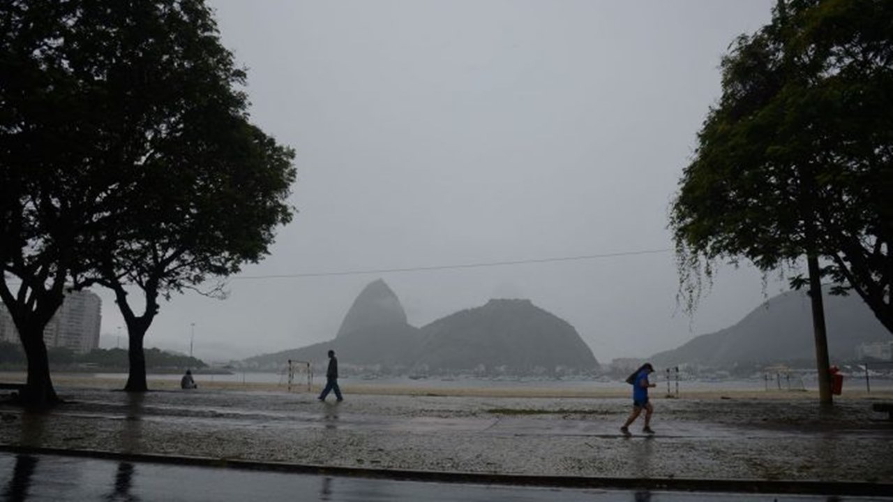 Previsão de chuva moderada traz alerta para o Rio de Janeiro