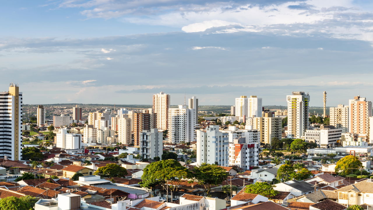 Bauru: Confira a previsão do tempo e garanta um dia perfeito!