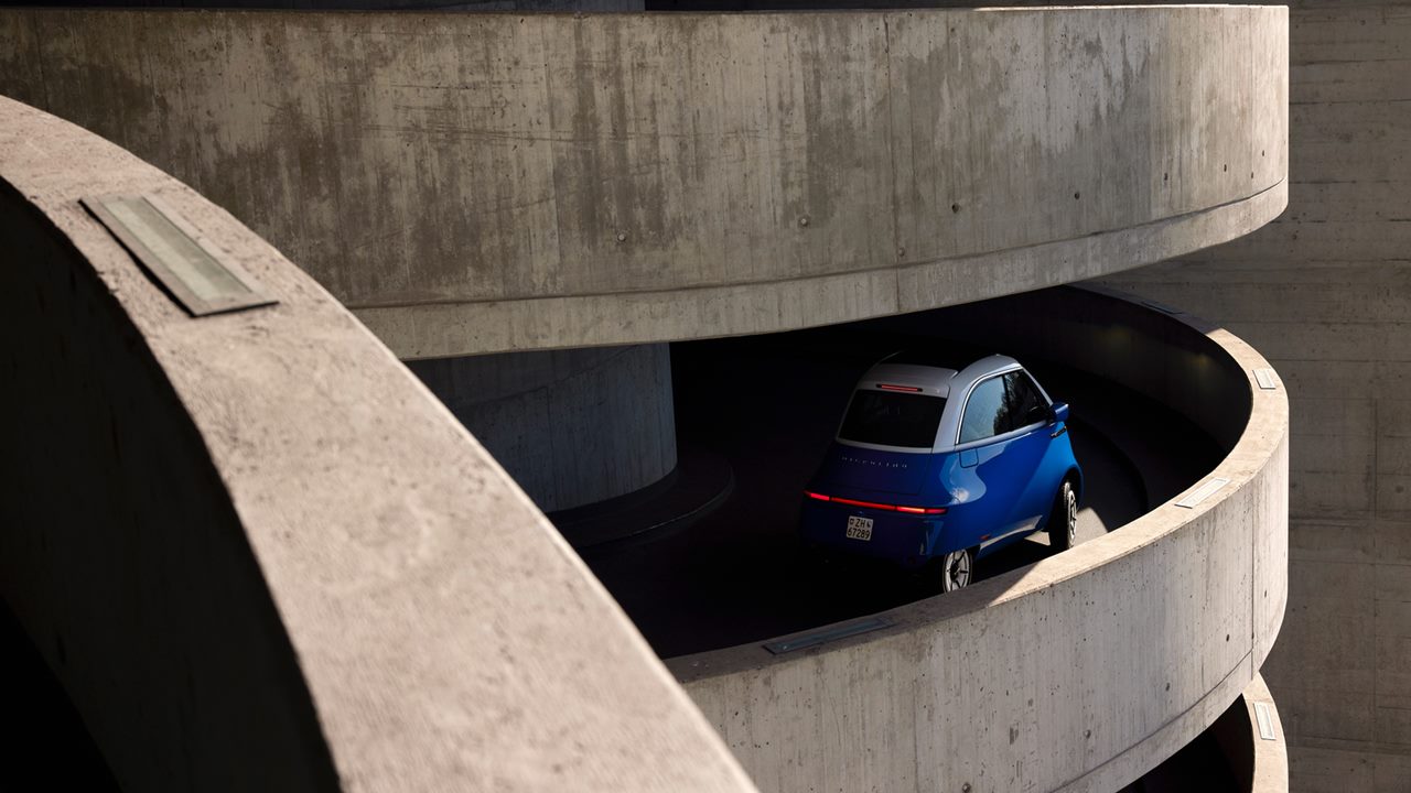 Pequeno gigante: Carro elétrico francês desafia as leis da física