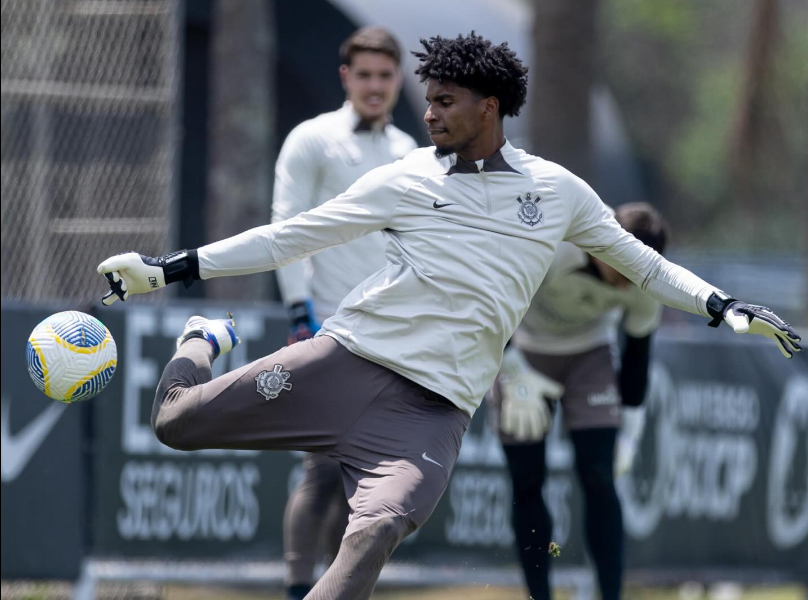 Corinthians finaliza preparação e não deve ter problemas para escalar