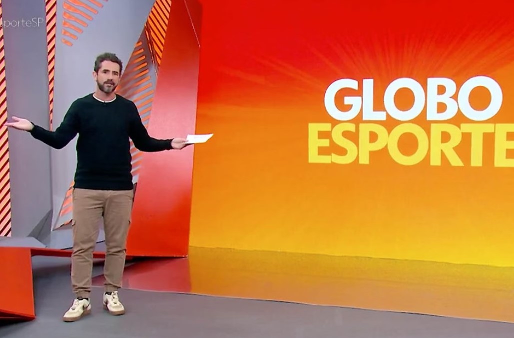 Felipe Andreoli apresentando o Globo Esporte.