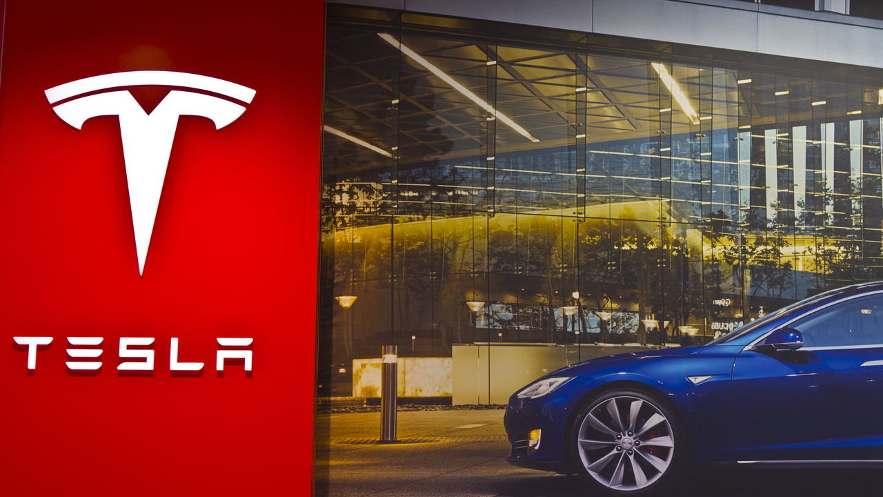 Piloto automático da Tesla sob investigação: Segurança em risco?