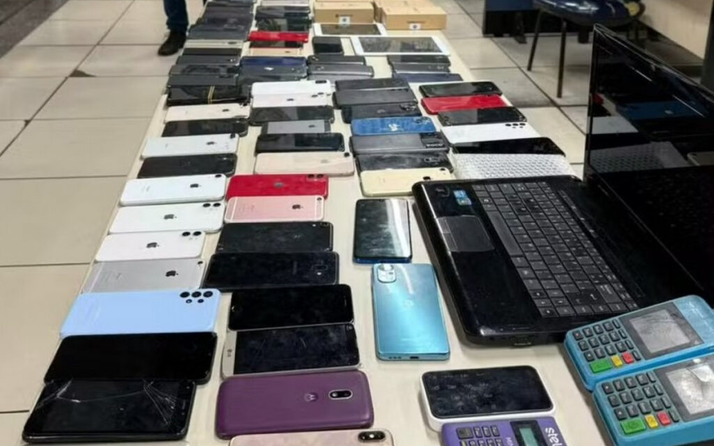 Polícia apreende 350 celulares em operação na Uruguaiana