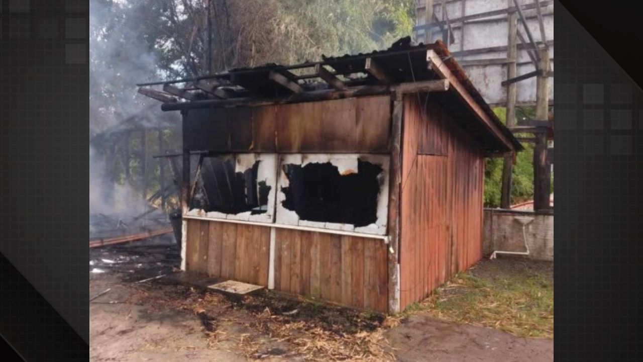 Casa de Tio França após incêndio - (crédito: Corpo de Bombeiros Militar de Santa Catarina