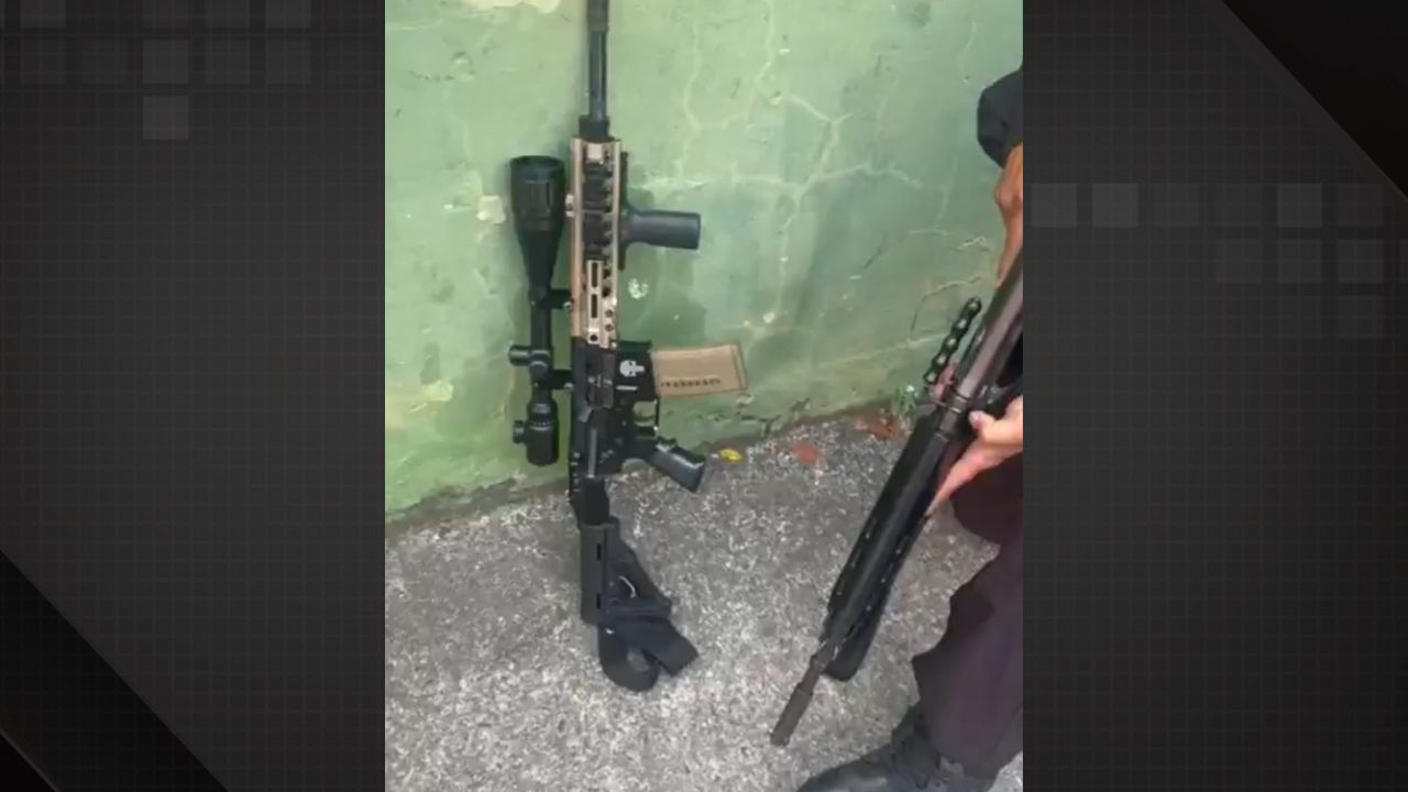 Polícia Militar apreende fuzil e prende criminoso na Pavuna