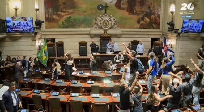 Os parlamentares também vão tentar manter o benefício da licença especial para quem já estava no processo de contagem do tempo. Foto: Reprodução