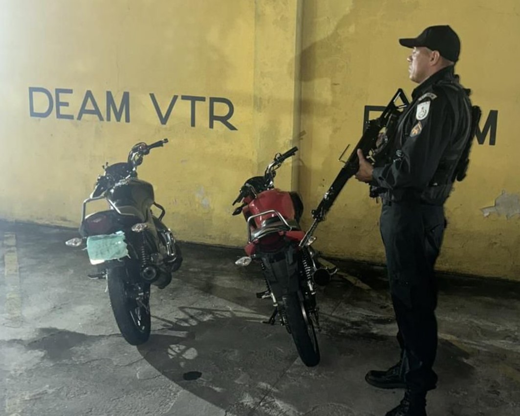 PM prende suspeitos com motocicletas irregulares em 'rolezinho' na Baixada