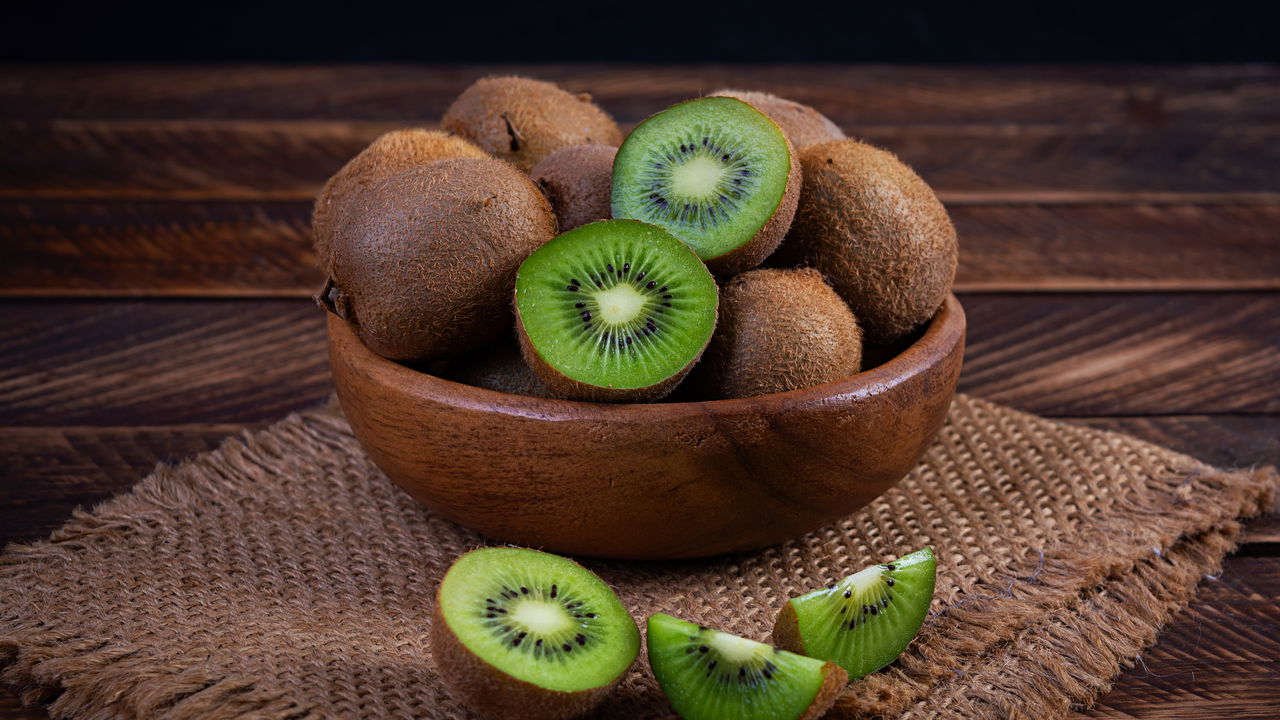 A superfruta que vai dar um boost na sua saúde! Conheça o kiwi