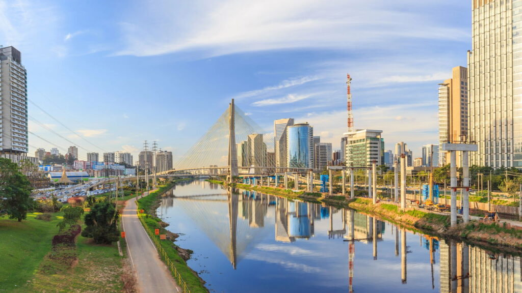 Previsão do Tempo para São Paulo: Sol, Calor e Chuva à Tarde