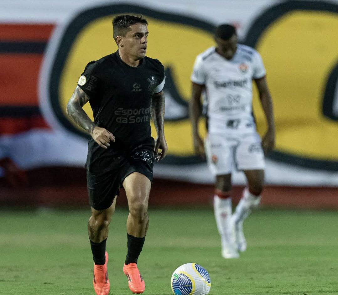 Corinthians surpreende com transferências de Fagner e Pedro Henrique