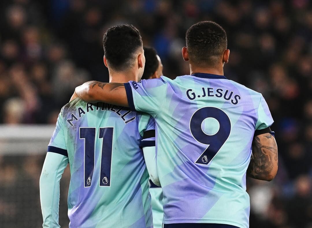 Gabriel Jesus e Martinelli se destacam no Arsenal pela Premier League