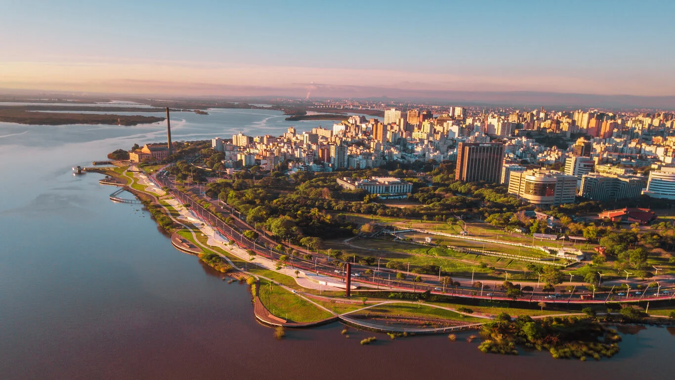 Mergulhe em culturas milenares e viva experiências únicas! Encontre o seu refúgio em cidades com história e tradição.