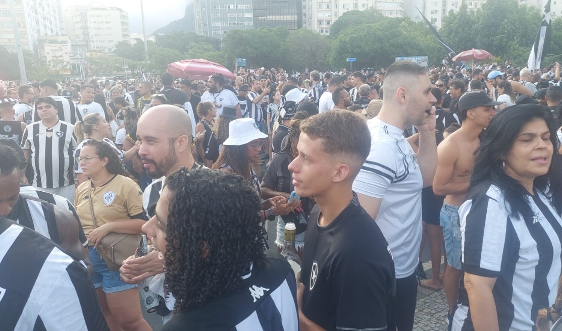 A festa na Praia de Botafogo promete durar o dia inteiro. Foto: Thiago Veras / Super Rádio Tupi