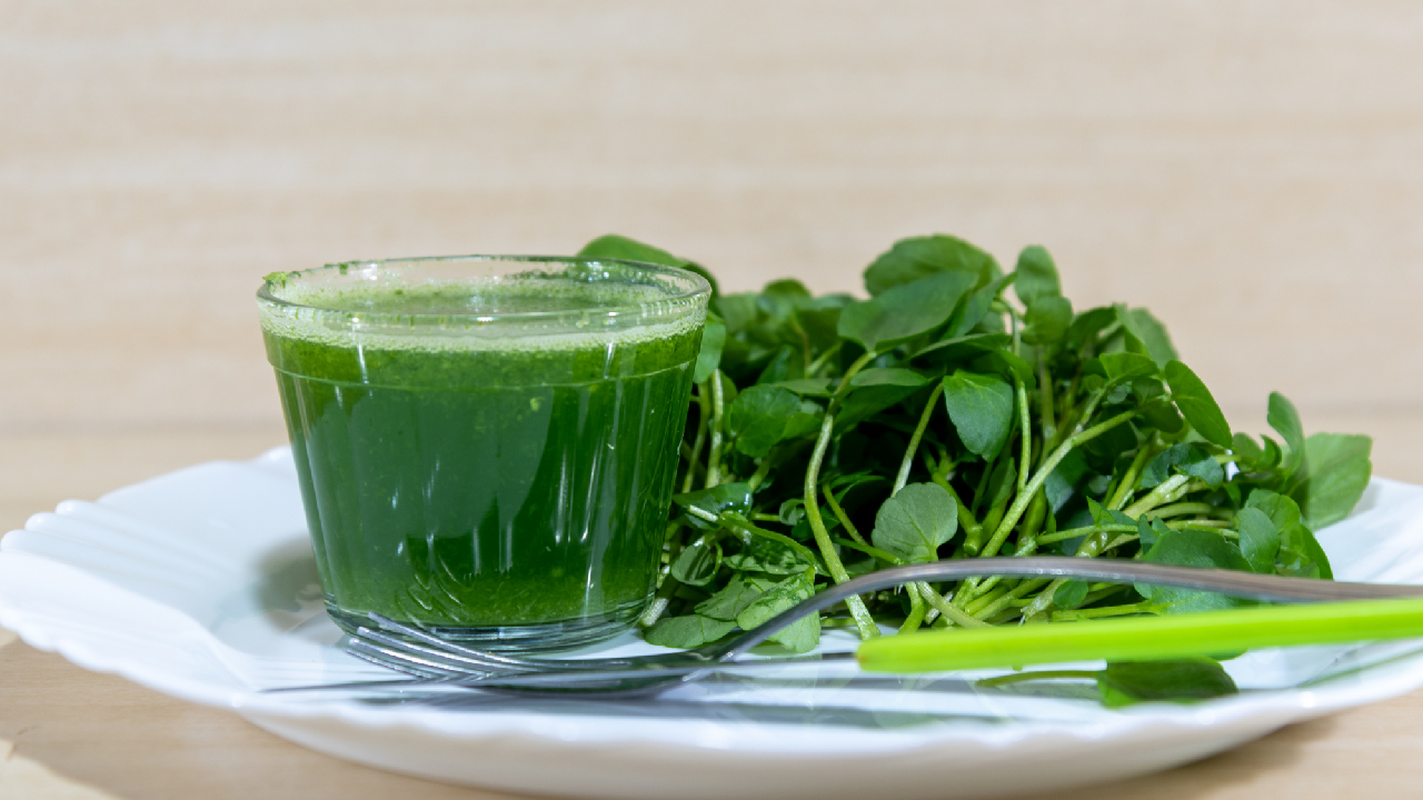 Sabor e saúde em um copo: O suco de agrião caseiro