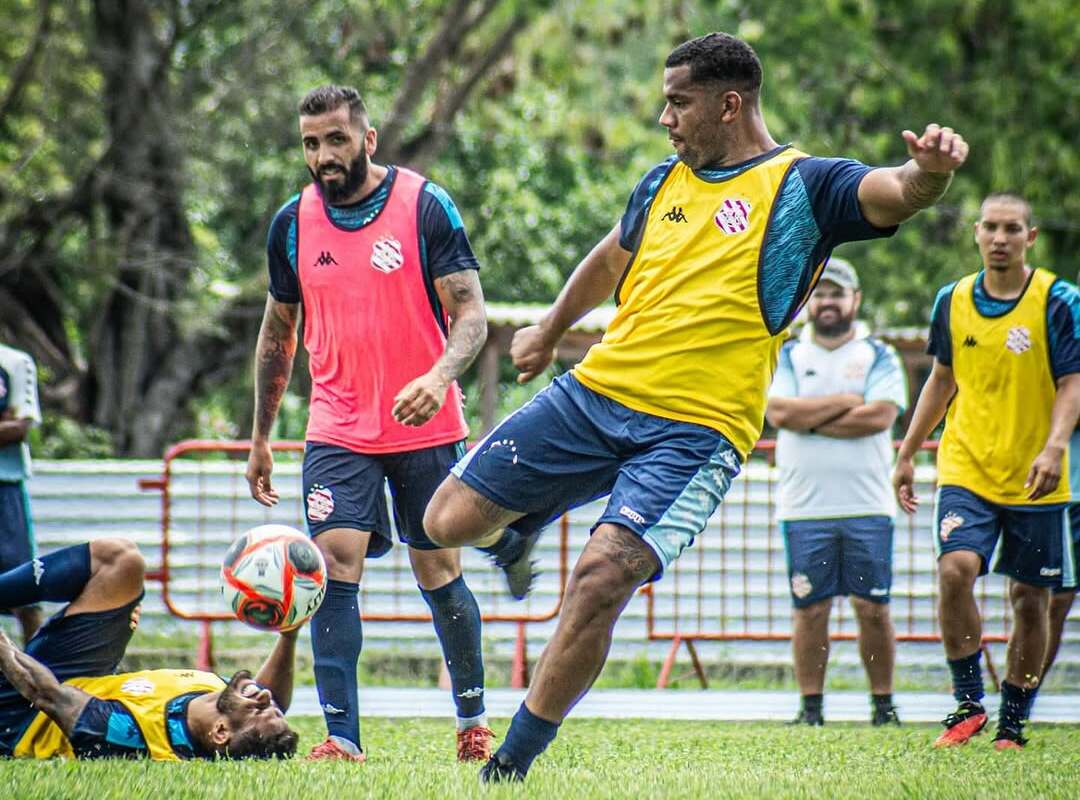 Fabinho. Treino do Bangu (Foto: Allan Pereira/Bangu AC)