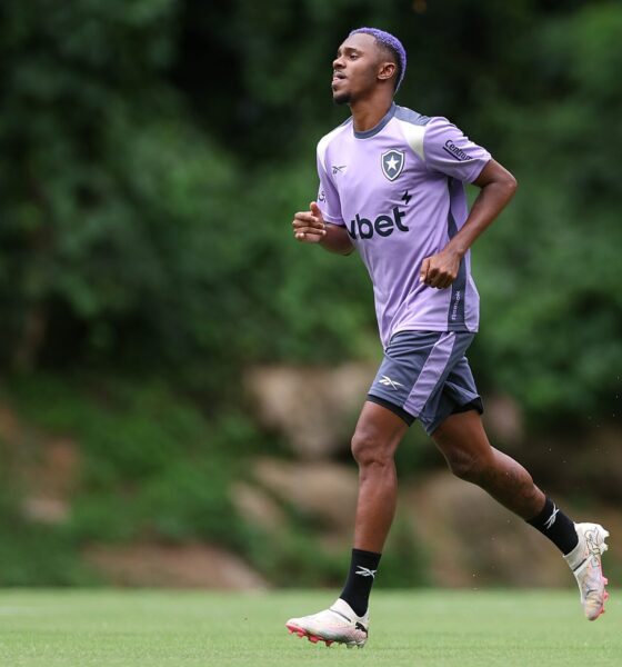 Jeffinho participa de treino com elenco principal visando a partida contra o Sampaio Corrêa