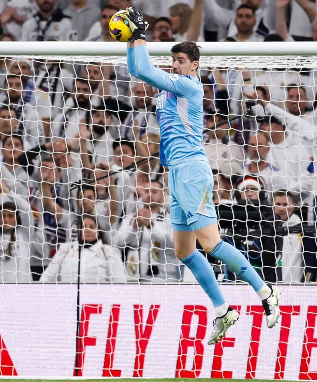 Thibaut Courtois faz críticas ao calendário de futebol mundial