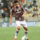 Paulo Henrique Ganso com a bola no pé em jogo do Fluminense no Maracanã