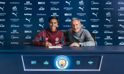 Vitor Reis é anunciado pelo Manchester City