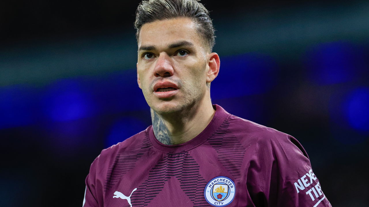 Números impressionantes revelam por que Ederson não é um goleiro comum