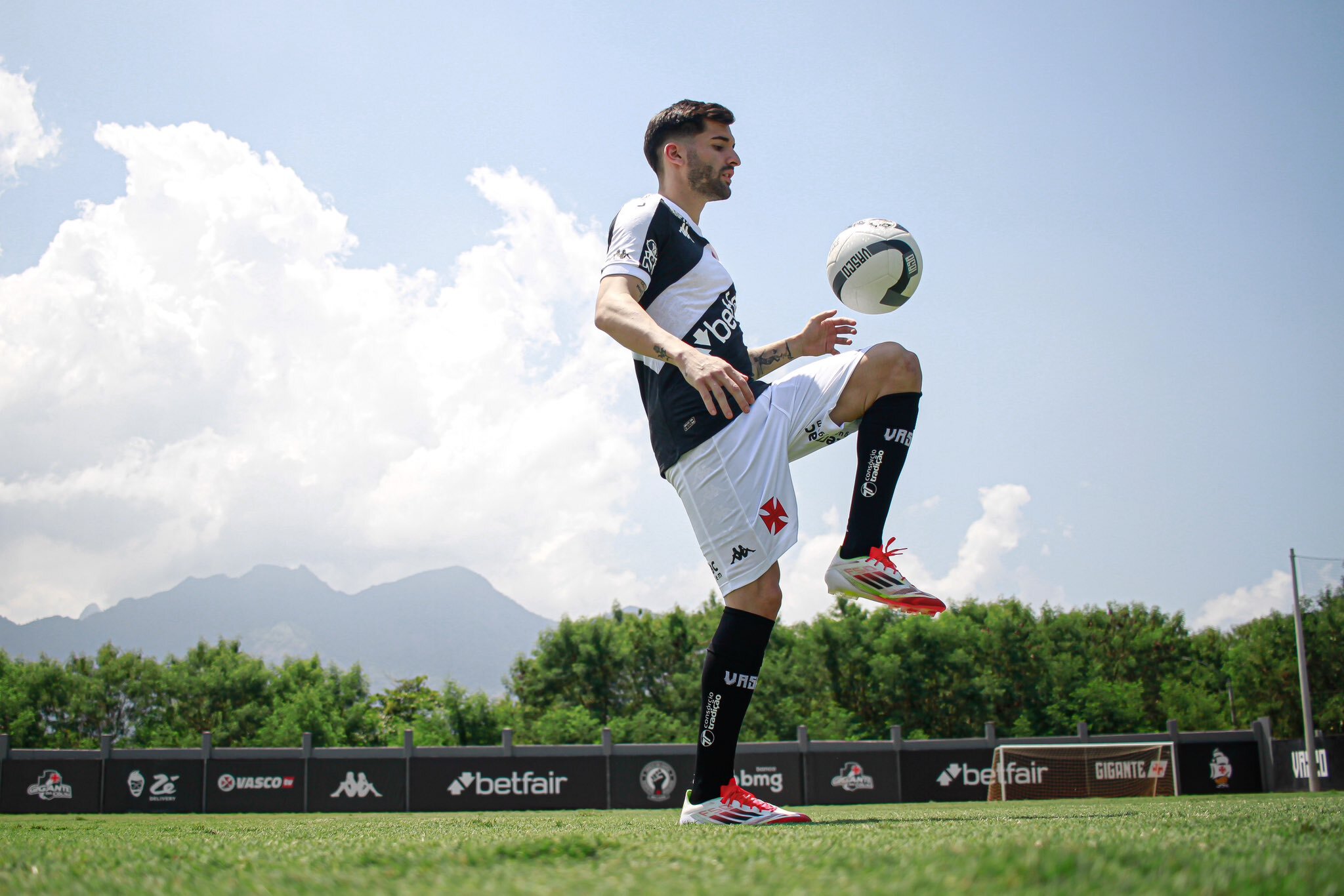 Benjamín Garré é anunciado pelo Vasco