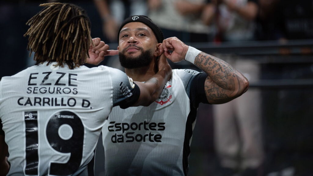 Vestindo a camisa ou só de passagem? O futuro incerto de Memphis Depay no Timão