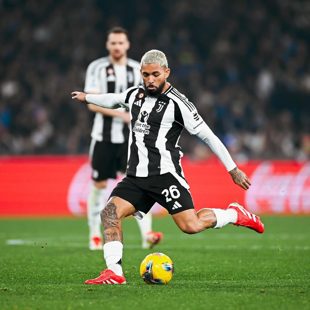 Douglas Luiz (Foto: Instagram @dgoficial/Reprodução)