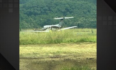 Avião sai de pista