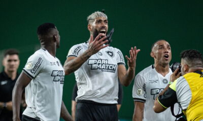 Indefinição de técnico coloca Botafogo em risco, dizem jogadores.