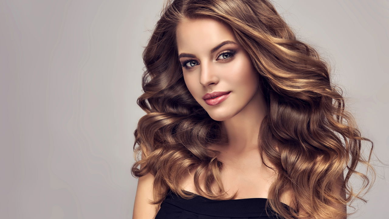 Cabelo brilhoso e forte? Descubra os hábitos que fazem toda a diferença!