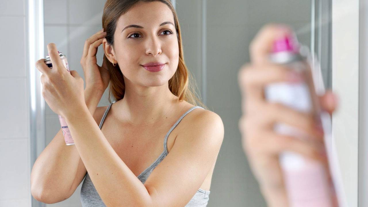 Shampoo a seco salva vidas? Descubra por que ele virou queridinho!