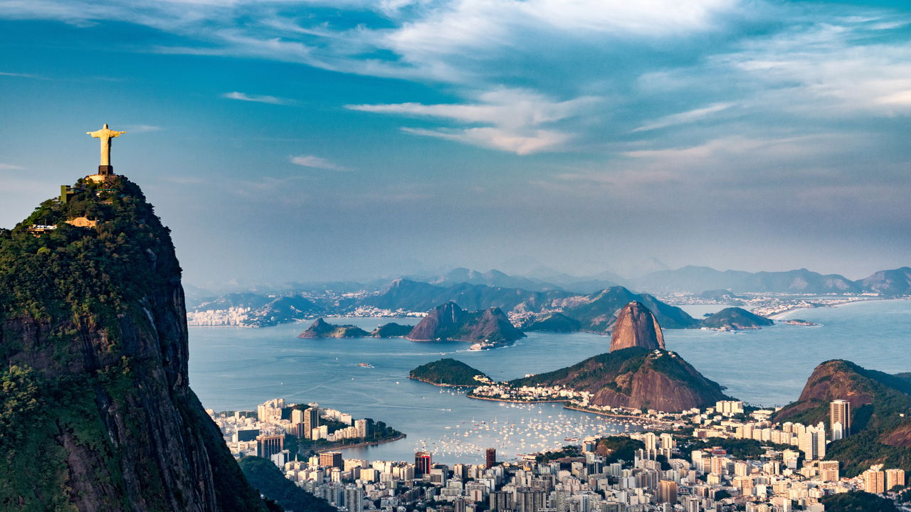 Rio hoje com calor de 36°C, ar severo e pancadas de chuva à tarde!