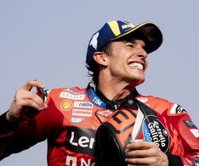 Marc Márquez segura o irmão Álex e vence a corrida Sprint na Argentina