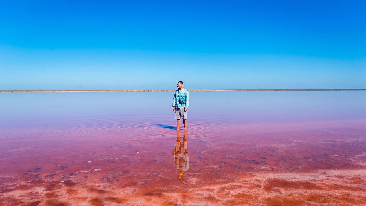 O mistério por trás dos lagos cor-de-rosa! Fenômeno natural ou mito?