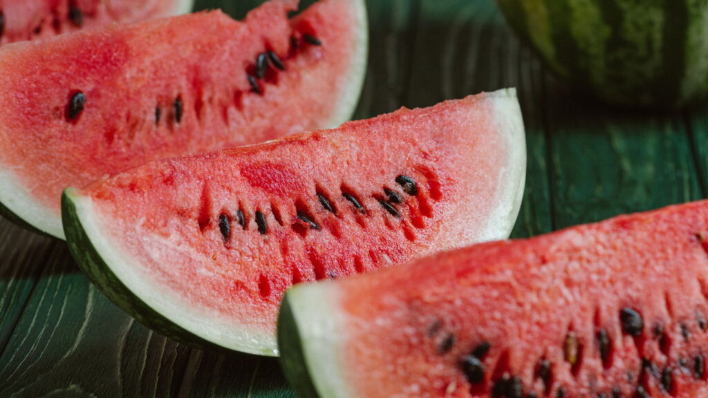 Proibido comer melancia! Cidade de SP tem atitude polêmica