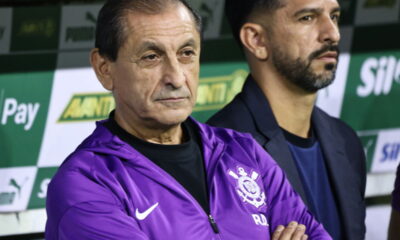 Ramón Díaz comenta a eliminação do Corinthians na libertadores