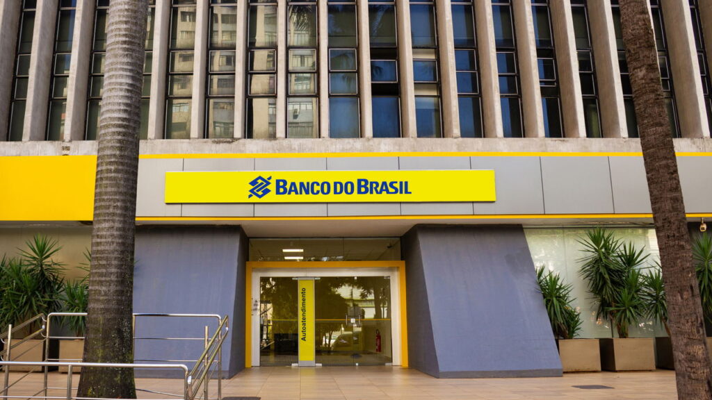 Bancos anunciam fechamento em abril