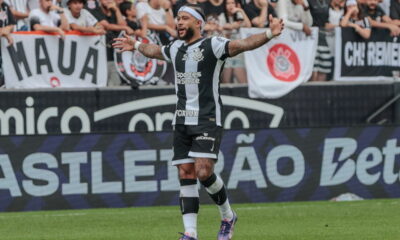 Memphis Depay embolsa bolada milionária com assistência contra o Palmeiras