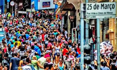 Rua 25 de Março: a história do maior centro comercial a céu aberto da América Latina