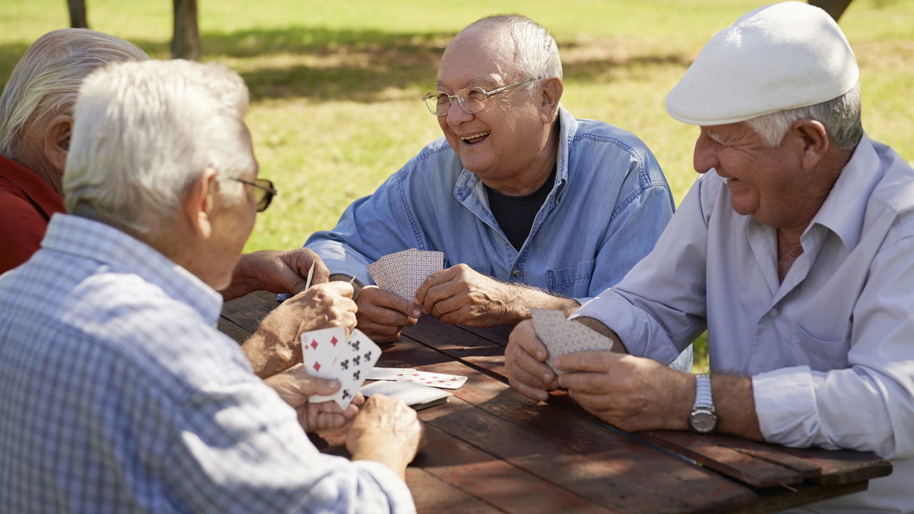 Felicidade é maior depois dos 60 anos e idosos explicam o motivo