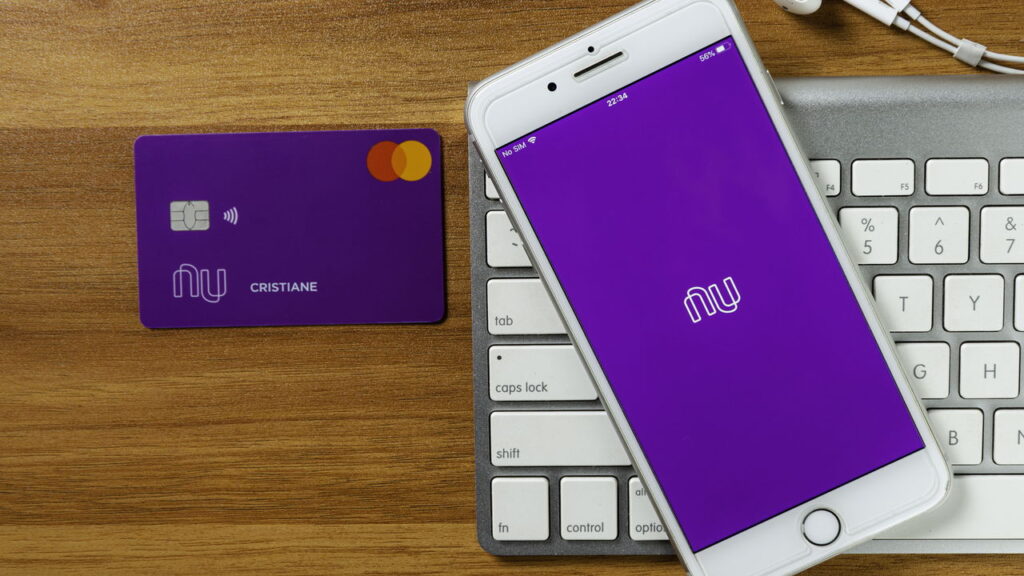 Nubank anuncia encerramento de serviço e pega clientes de surpresa