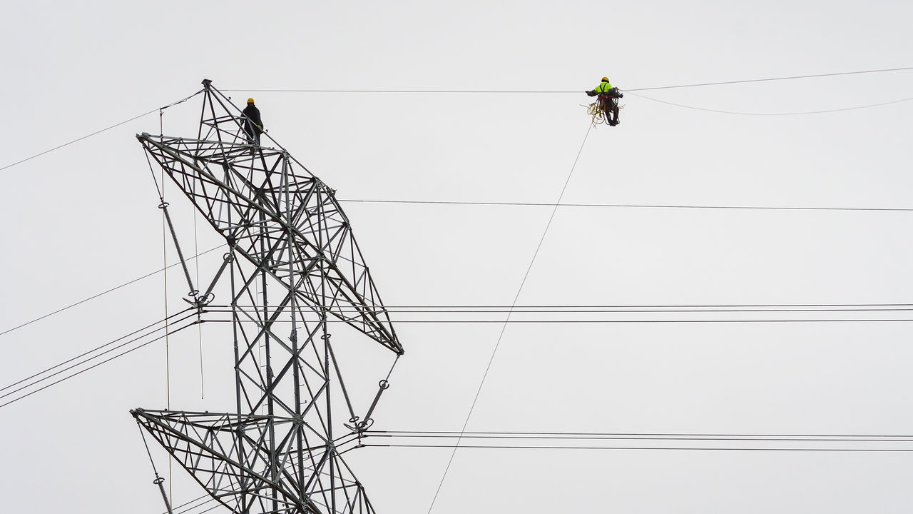 O plano secreto para acabar com a poluição visual dos fios elétricos no Brasil