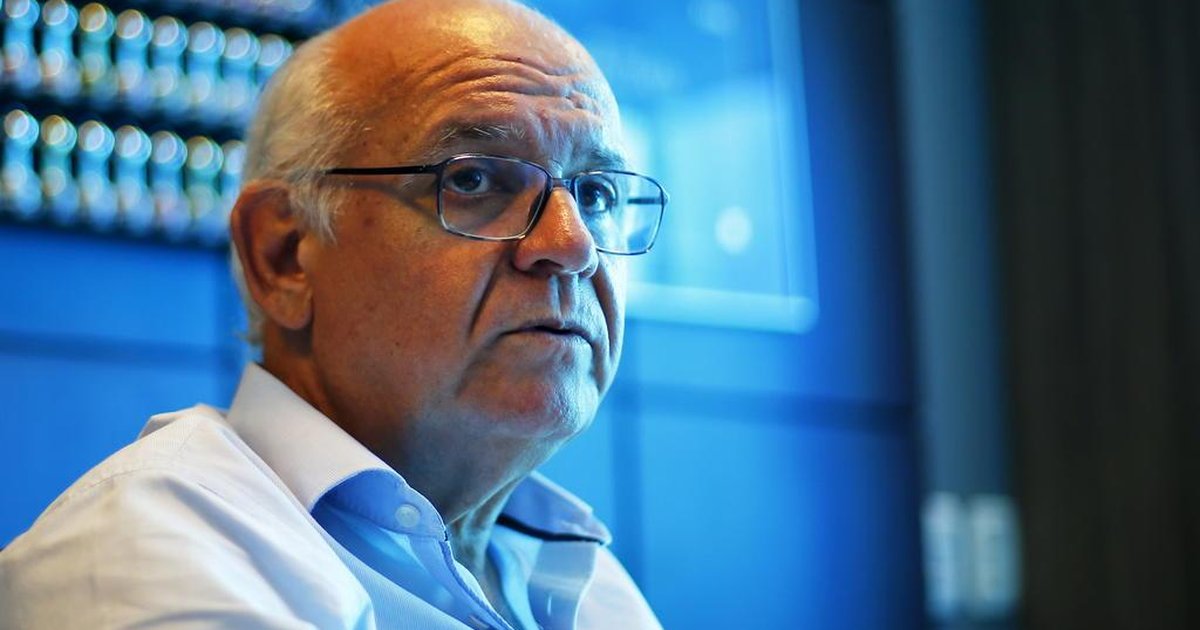 Presidente Romildo Bolzan em entrevista pelo Grêmio