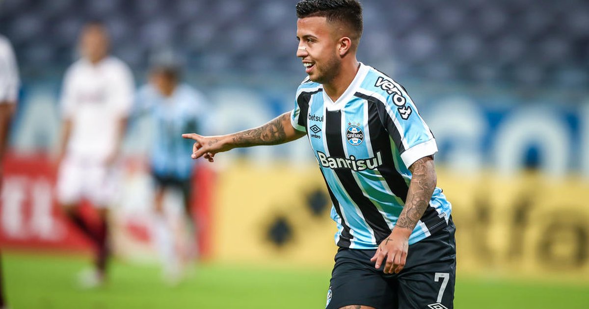 Matheus Henrique em ação pelo Grêmio