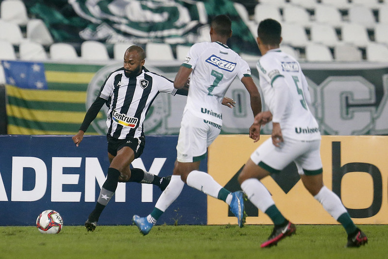 Botafogo perde para o Goiás por 2 a 0 pela Série B