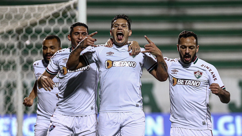 Bobadilla comemora um dos gols do Fluminense sobre a Chapecoense pelo Campeonato Brasileiro