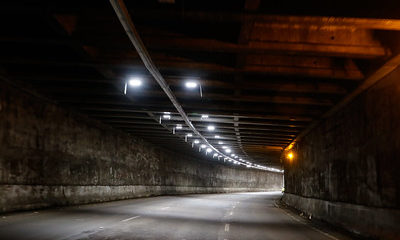 Imagem do túnel Noel Rosa com luzes de led