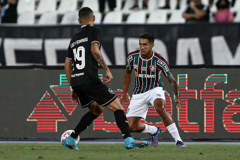 Clássico entre Botafogo e Fluminense pelo Estadual